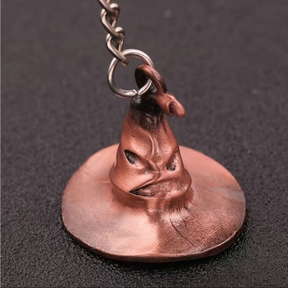 Harry Potter Sorting Hat Keychain - Picture 3 of 8